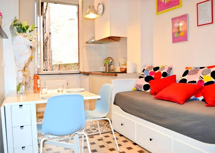 Un Jour D'ete A - Centre Unesco - 200 M Cathedrale - Parking - Animaux Acceptes